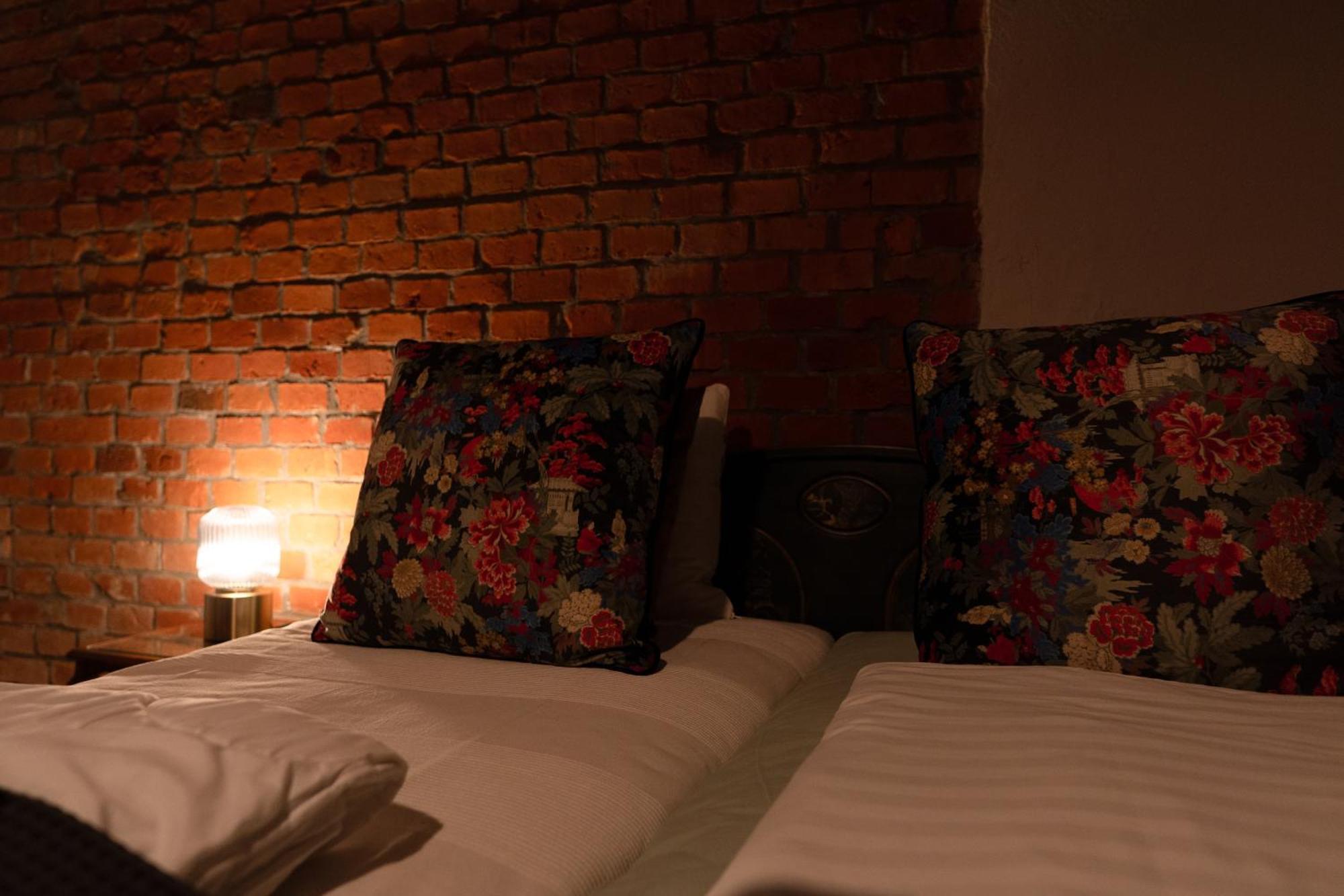 Chodzież Uroczysko Olesnica Bed & Breakfast エクステリア 写真