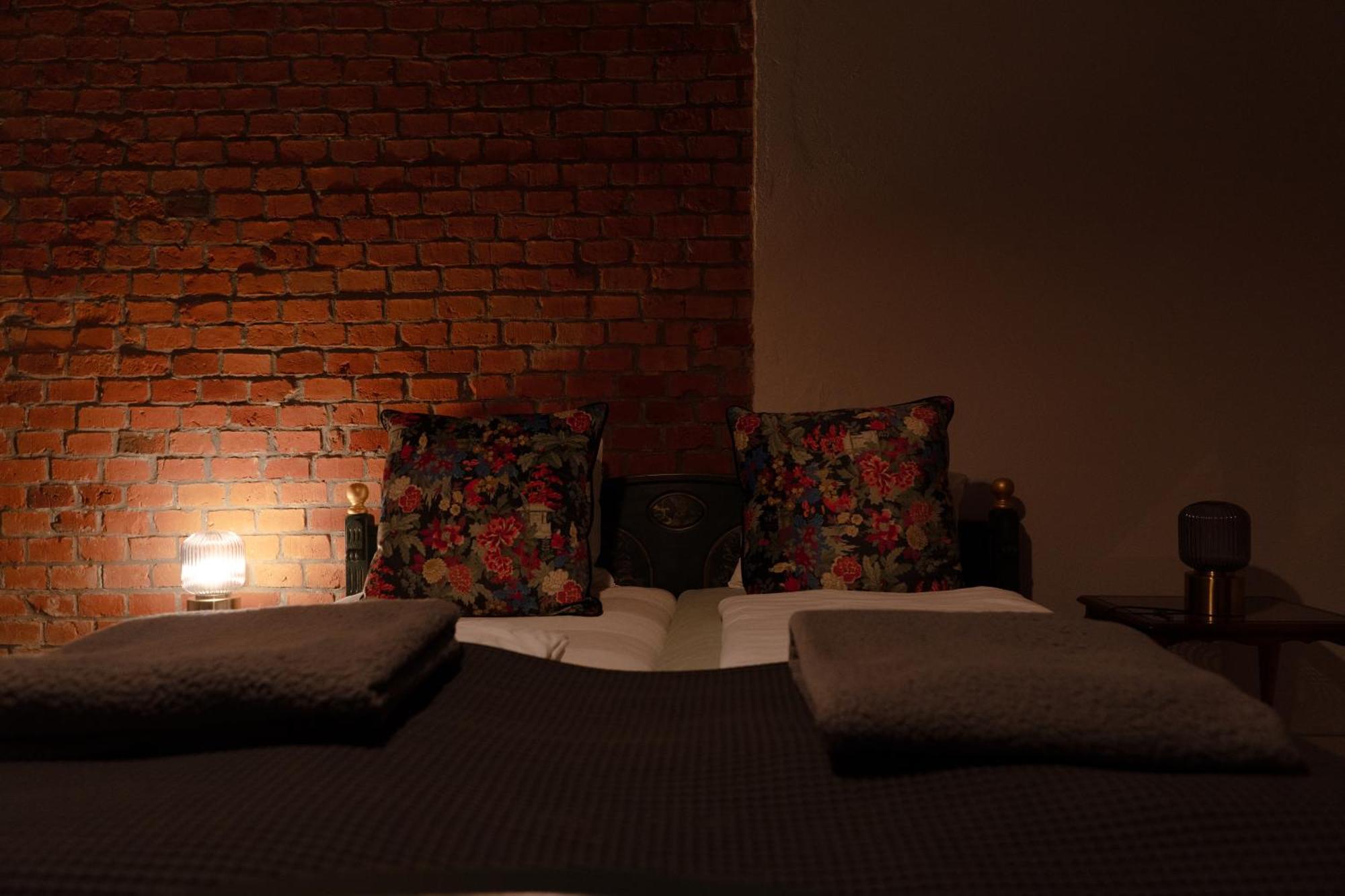 Chodzież Uroczysko Olesnica Bed & Breakfast エクステリア 写真