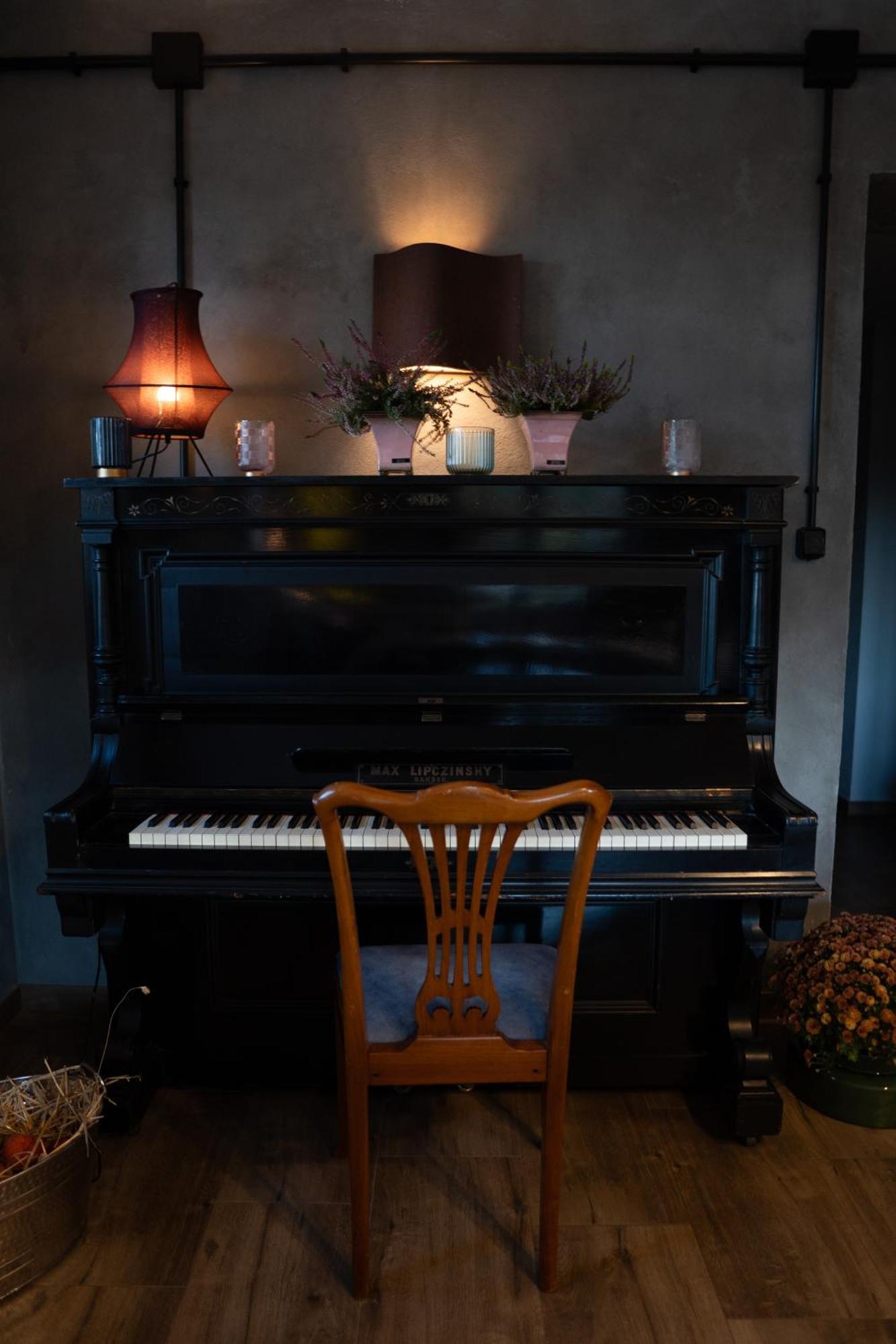 Chodzież Uroczysko Olesnica Bed & Breakfast エクステリア 写真