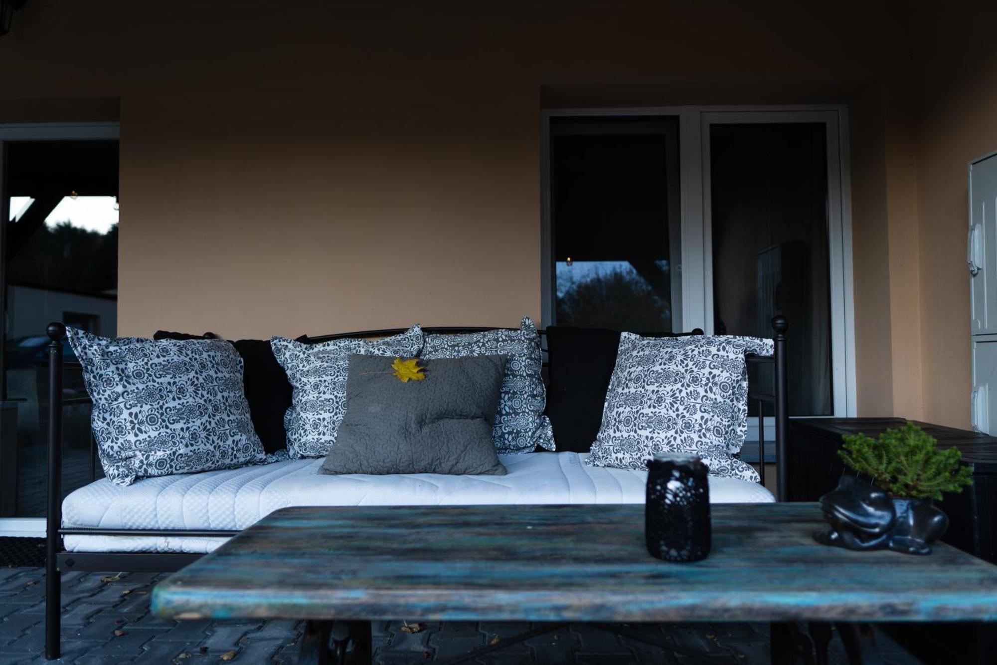 Chodzież Uroczysko Olesnica Bed & Breakfast エクステリア 写真